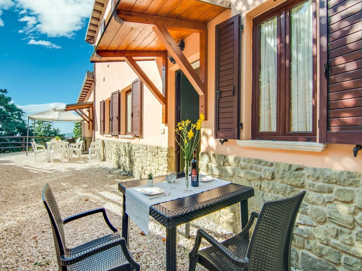 Farmhouse Holiday Home in Apecchio with Panoramic Views - Outdoor photo 5