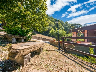 Farmhouse Holiday Home in Apecchio with Panoramic Views - Outdoor photo 13