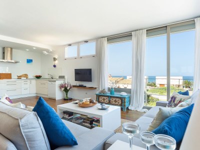 Holiday house with terrace and panoramic sea view - Features photo 14