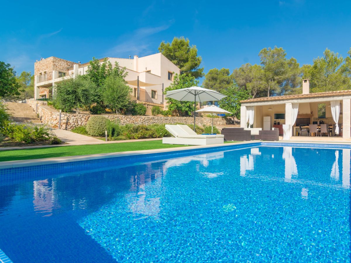 Villa Pins
