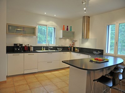 Villa Cosy holiday home with views and private pool - Features photo 11