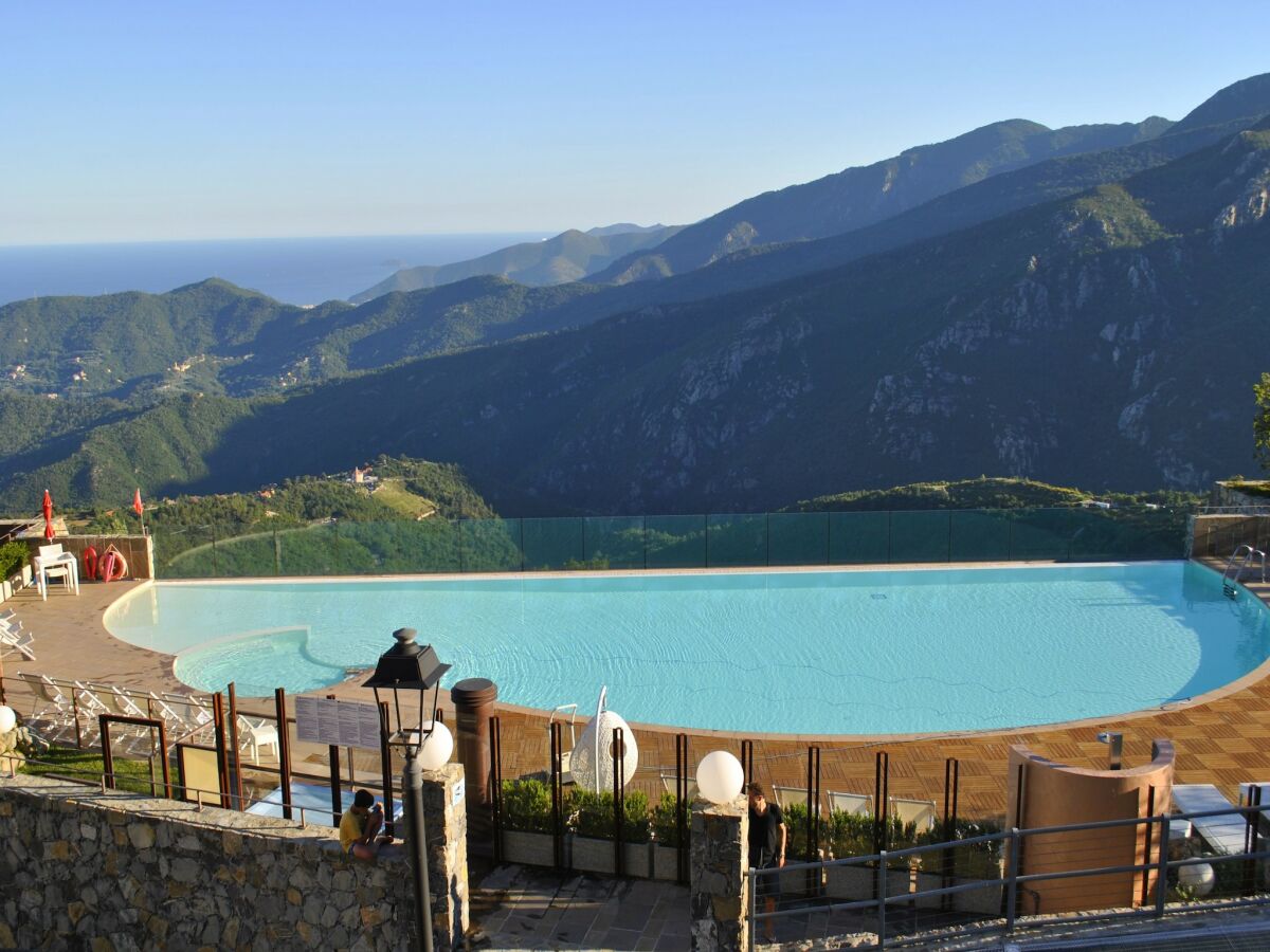 Apartment Air-conditioned with a pool, spa and fitness centre