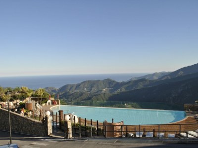 Apartment Air-conditioned with a pool, spa and fitness centre - Outdoor photo 5