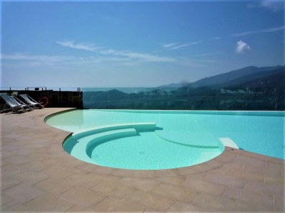 Apartment Air-conditioned with a pool, spa and fitness centre - Outdoor photo 8
