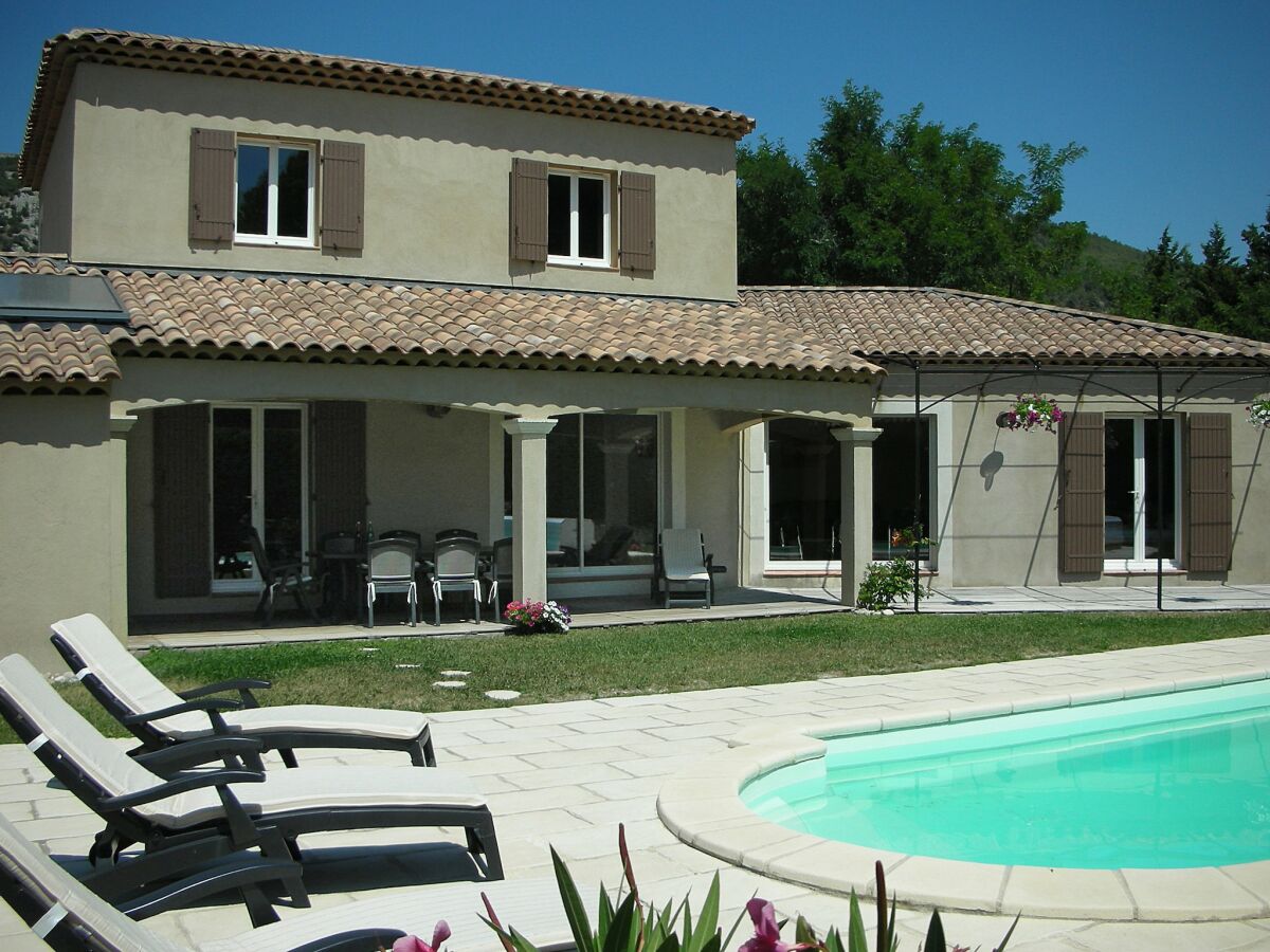 Villa Geräumige Villa mit Pool