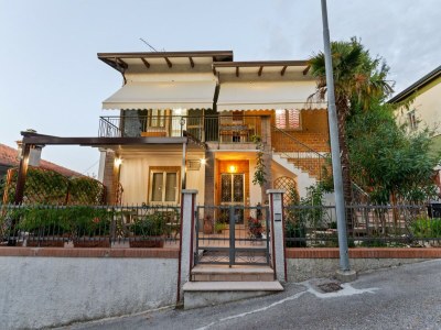 Apartment Belvilla by OYO Spacious Apartment near Saludecio - Outdoor photo 2