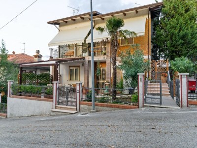 Apartment Belvilla by OYO Spacious Apartment near Saludecio - Outdoor photo 6