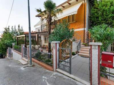 Apartment Belvilla by OYO Spacious Apartment near Saludecio - Outdoor photo 7