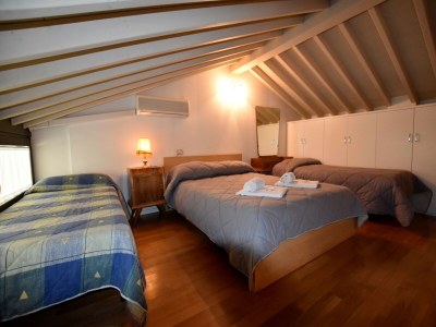 Apartment Apartment in Lovere with Lake Views - Features photo 4