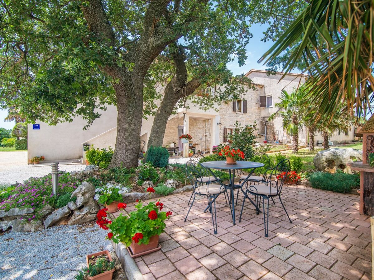 Apartment - Apartment Nilda Valdi with Beautiful Terrace