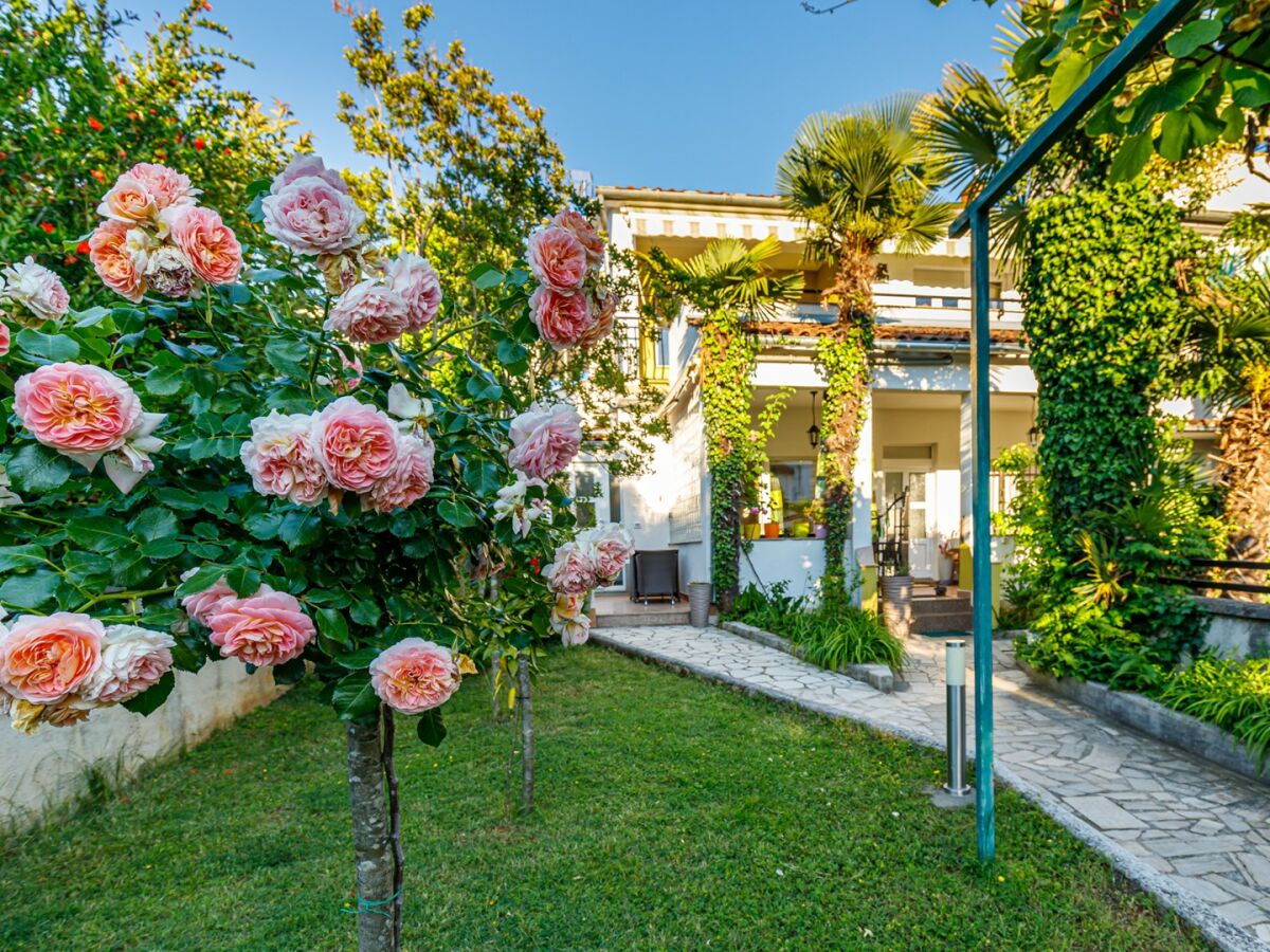 Apartment Apartments Cupar - Valentina, 100 m from the beach