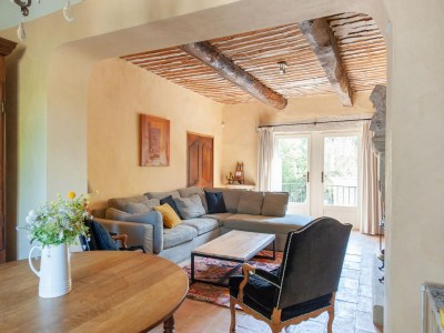 Villa Villa in Saignon with Pool and Scenic Views - Features photo 15
