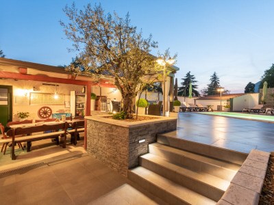 Holiday house House sole, heated pool - Outdoor photo 6