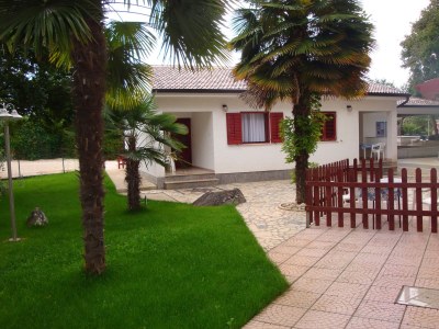 Holiday house House sole, heated pool - Outdoor photo 16