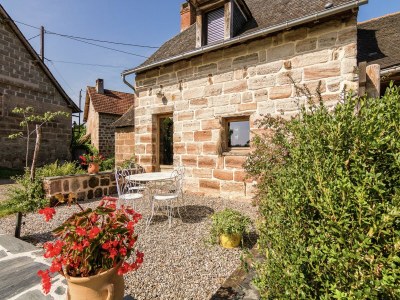 Holiday house Modern holiday home with swimming pool - Outdoor photo 8