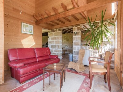 Holiday house Modern holiday home with swimming pool - Features photo 29