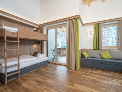 Chalet Chalet in Saalbach near Ski Lift - Features photo 11
