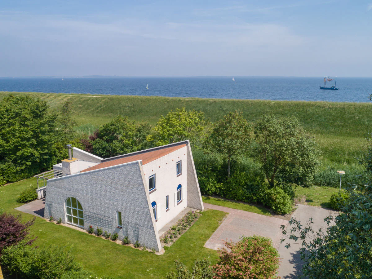 Holiday house "Breakwater"
