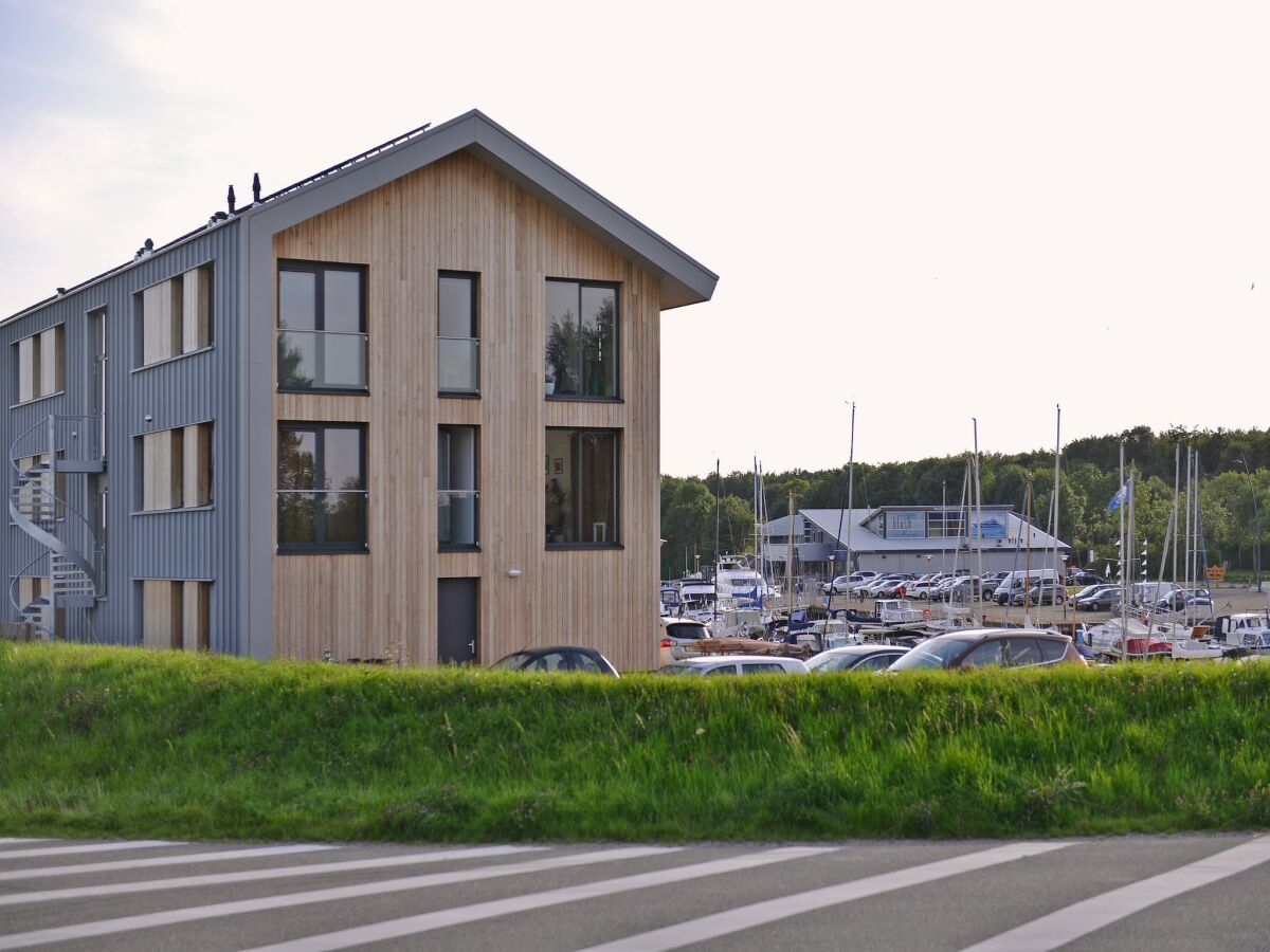 Apartment Waterfront Apartment with Terrace - Outdoor photo 5