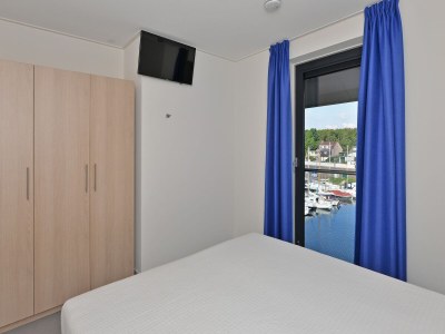 Apartment Waterfront Apartment with Terrace - Features photo 9