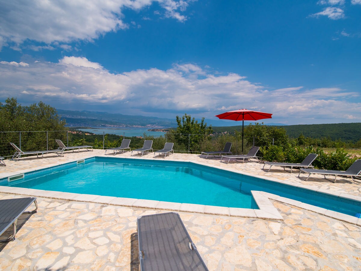 Holiday house with Seaview and pool