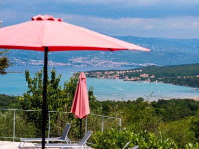Holiday house with Seaview and pool - Outdoor photo 2