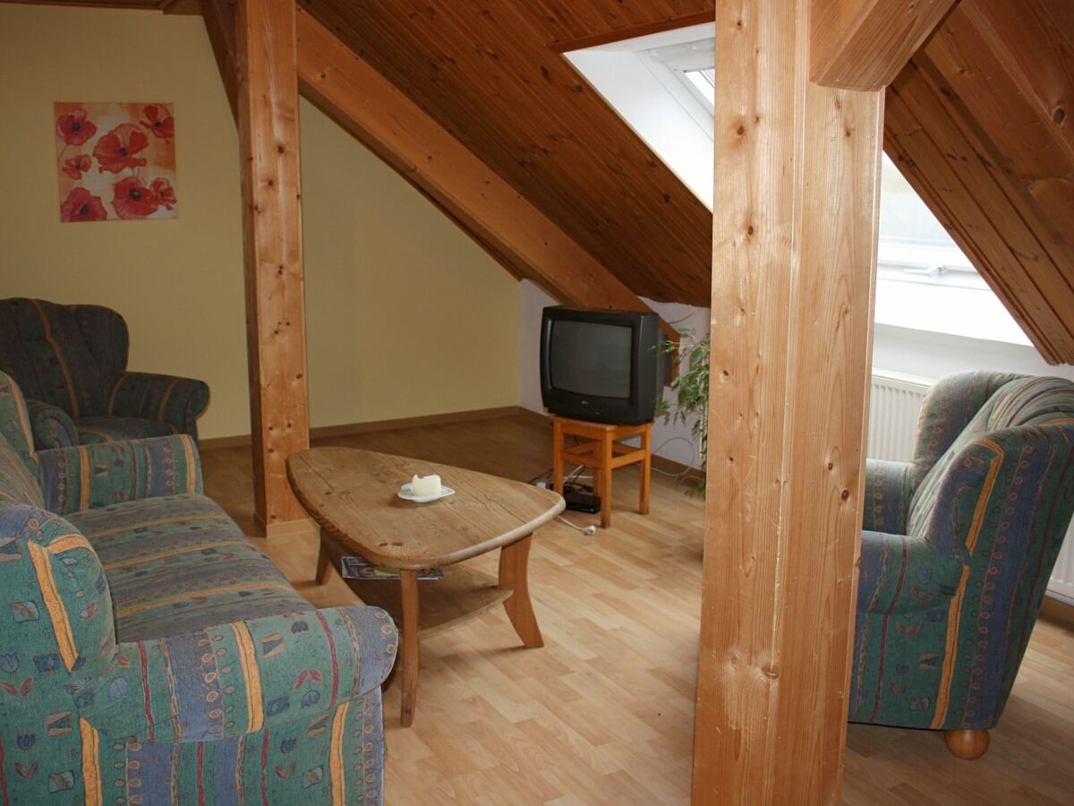 Apartment Charmante Ferienwohnung mit Garten in Hüddingen