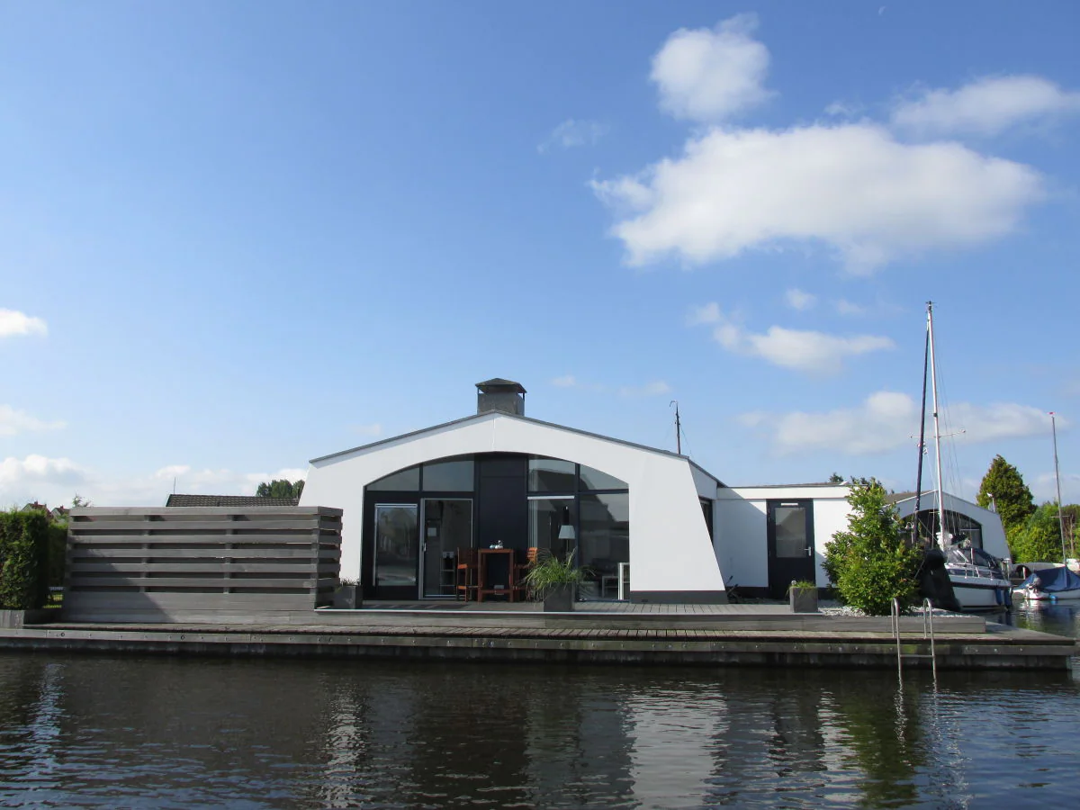 Holiday apartment Holiday home Dolce Vita surrounded by water