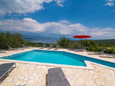 Holiday apartment Angelina mit Meerblick und Pool in Sužan - Holiday apartment