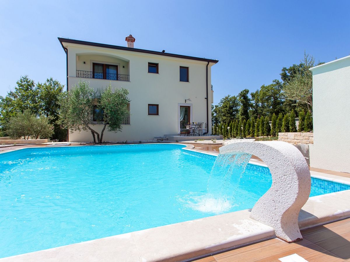 Holiday apartment Birikina nr.3 with pool