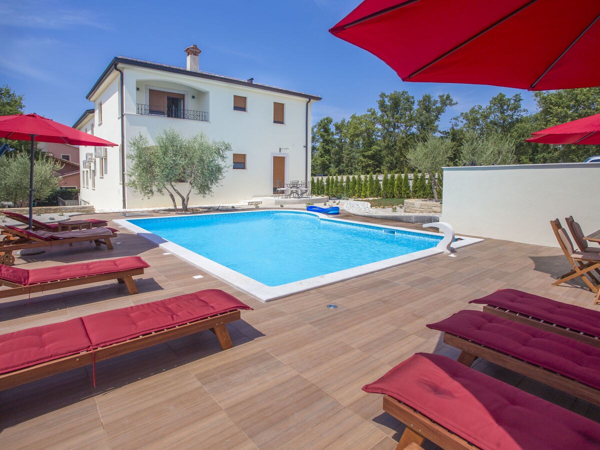Holiday apartment Birikina nr.3 with pool - Outdoor photo 4