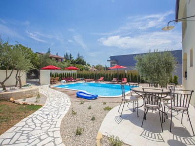 Holiday apartment Birikina nr.3 with pool - Outdoor photo 5