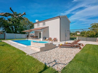 Holiday house Villa Nika in Tinjan - Holiday house