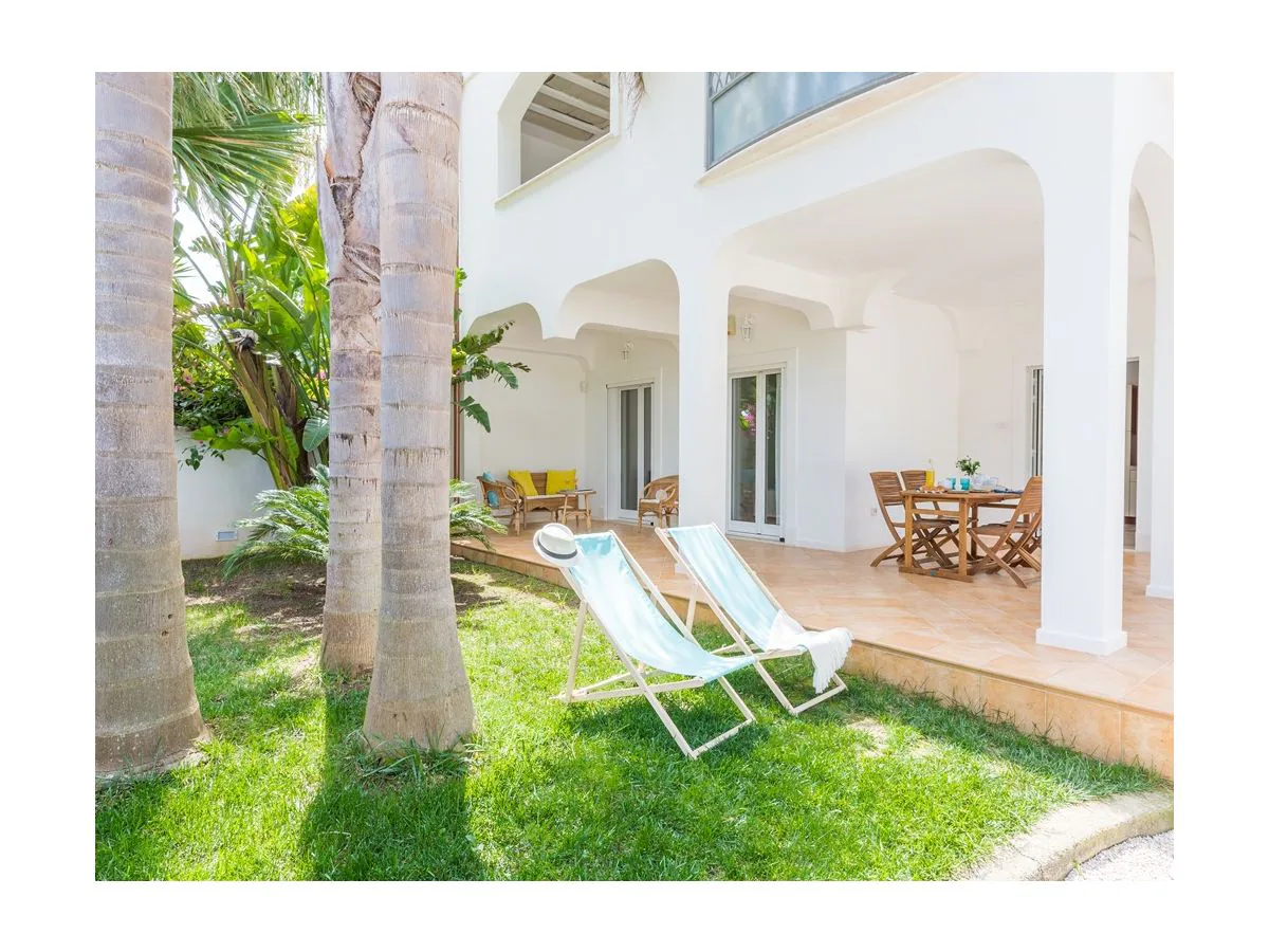 Holiday apartment Ferreri-Private Garden, 350m beach, Parking