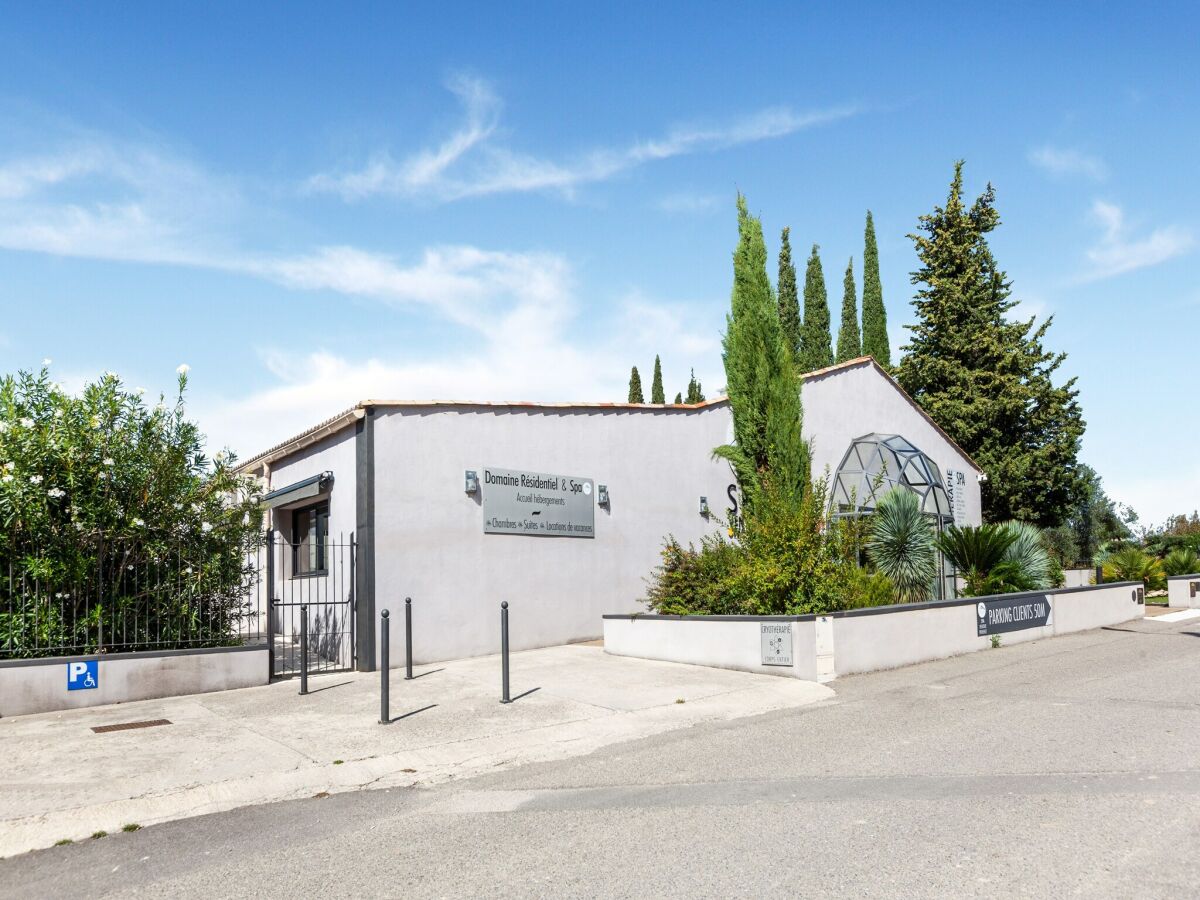 Holiday house Attractive Holiday Home in Malaucène with Terrace - Outdoor photo 3