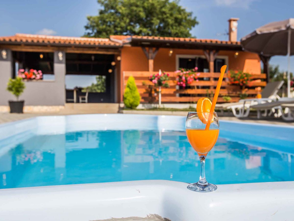 Holiday house Sejdi with private pool - Outdoor photo 2