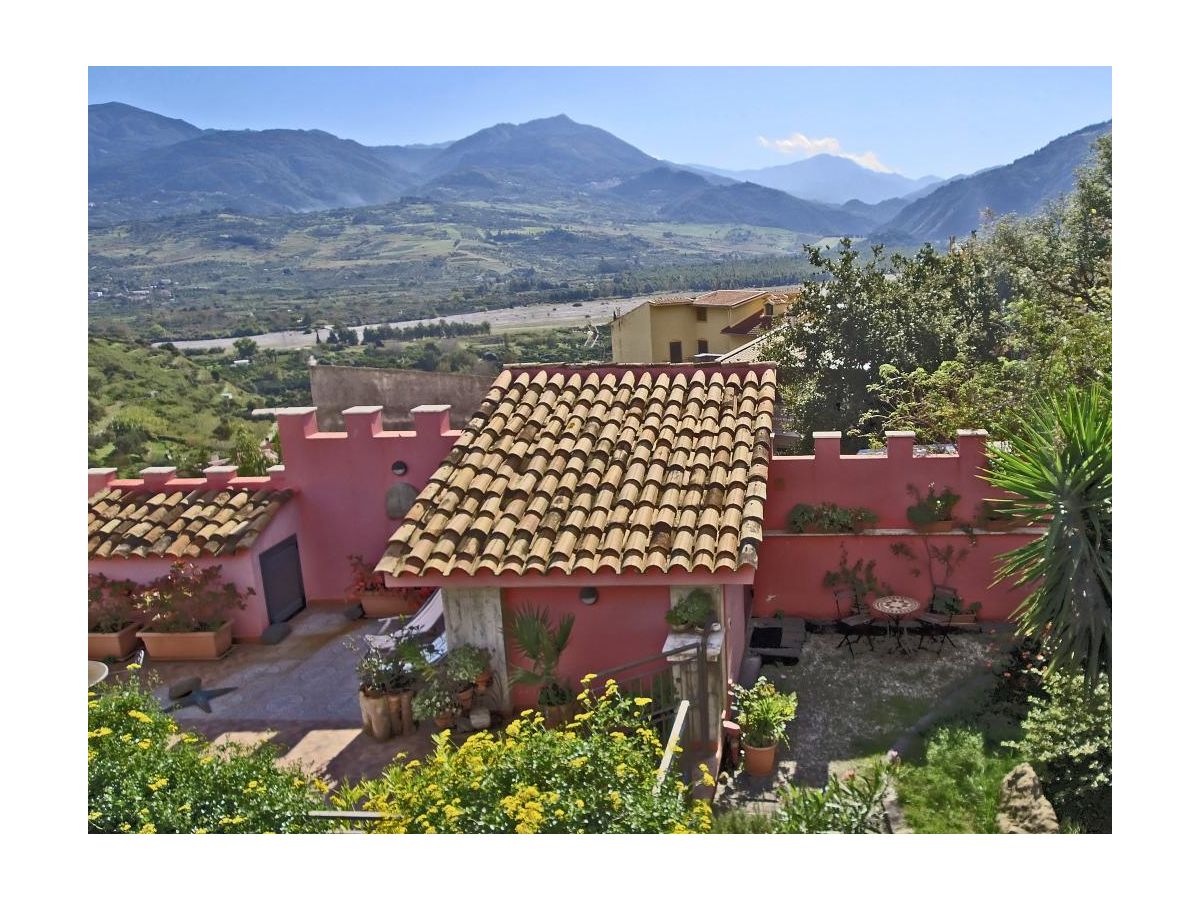 Holiday house Castello Rosso I