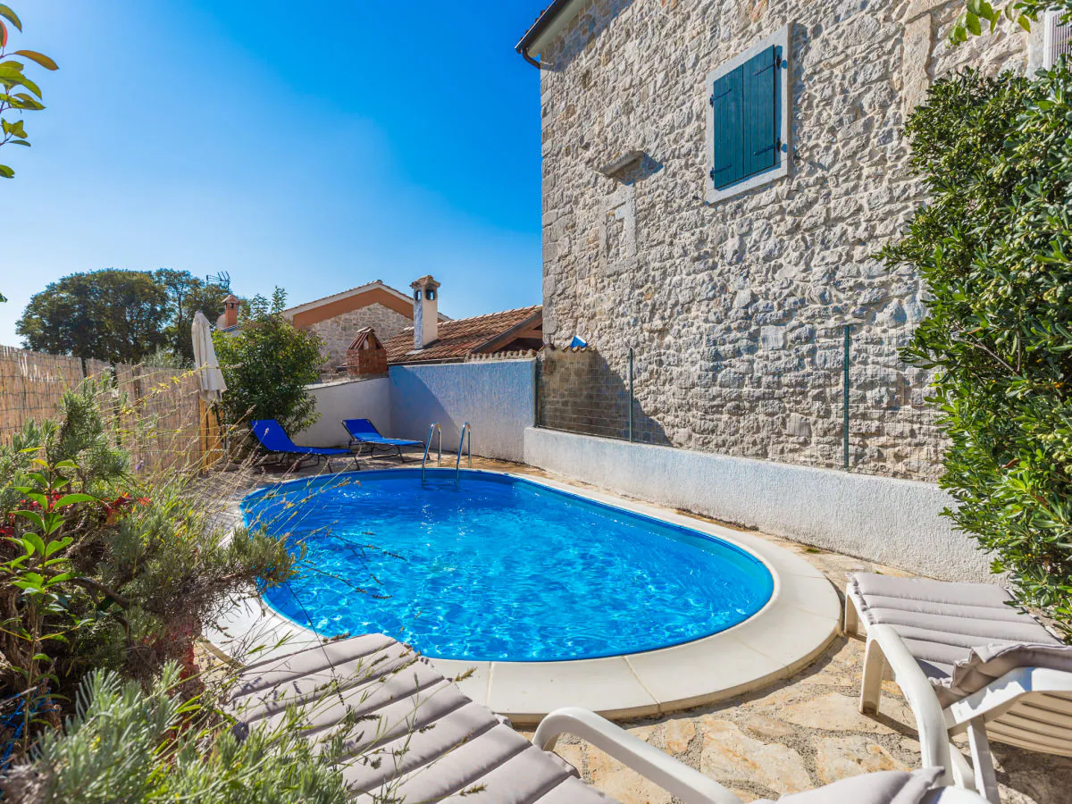 Holiday house - No title -