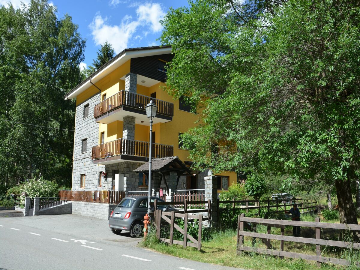 Chalet Großzügiges Chalet in Antey-Saint-André in Skigebietnähe - Outdoor photo 5