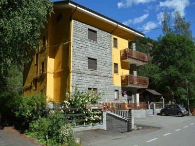 Chalet Großzügiges Chalet in Antey-Saint-André in Skigebietnähe - Outdoor photo 4