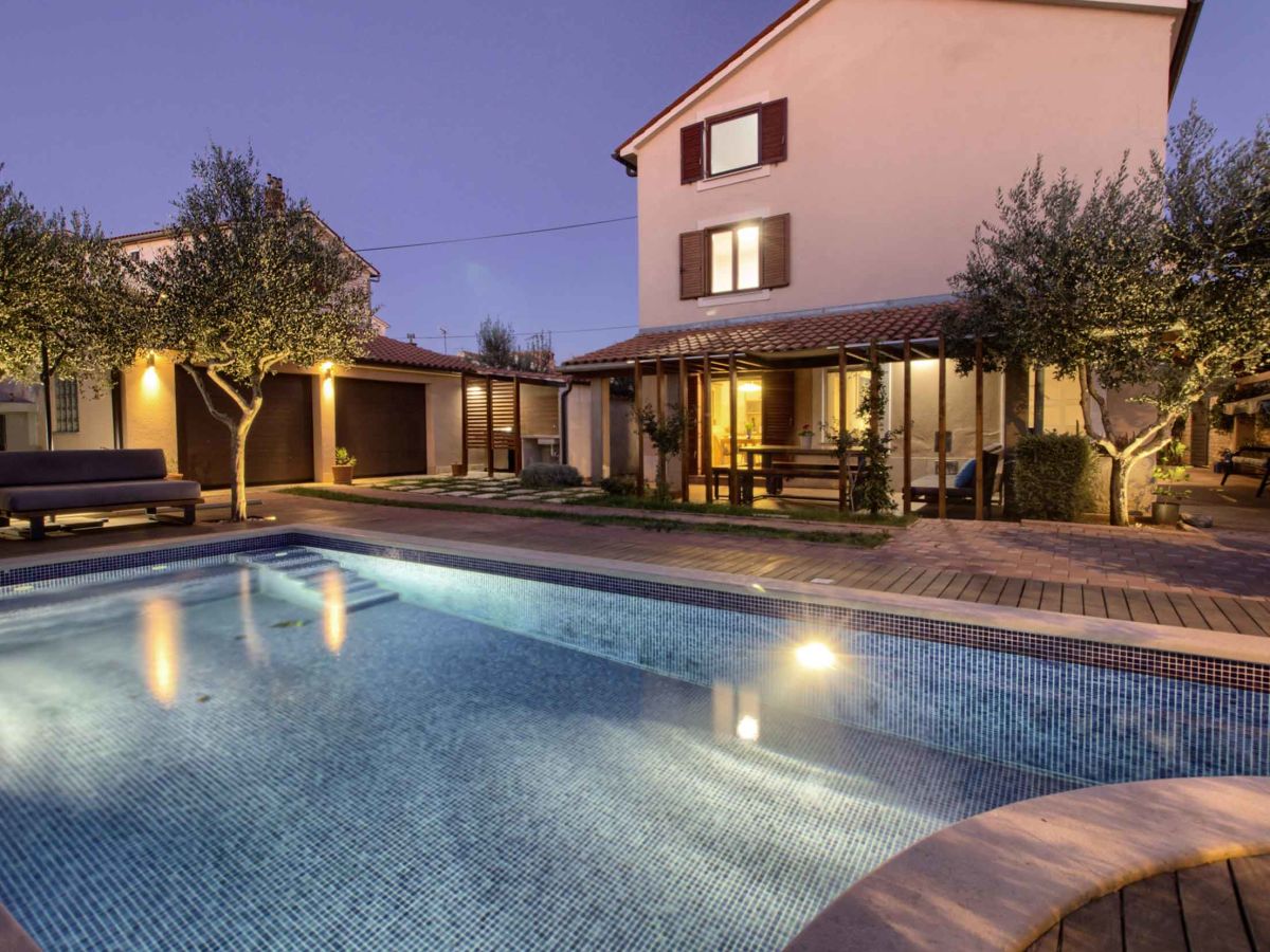 Villa Donatella mit Pool