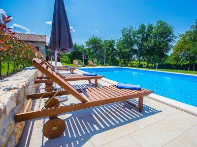 Apartment House Ema - Apartment Jakici No.1 with Pool View in Sveti Lovrec - Apartment