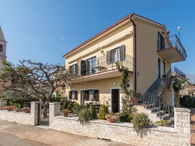Apartment Orzan - Ground floor Apartment Orzan No.2 with terrace near to the Beach in Lovrecica - Apartment