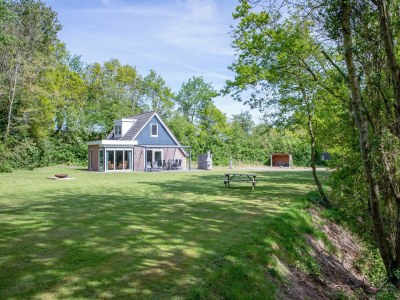 Holiday house Landgoed Het Eikenbossie in Den Burg - Holiday house