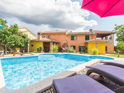 Villa Loreta mit Pool in Pula - Villa