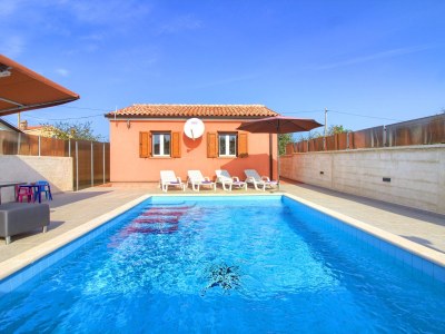 Villa Loborika mit privatem Pool in der Nähe Pula in Loborika - Villa