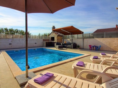 Villa Loborika mit privatem Pool in der Nähe Pula - Outdoor photo 4
