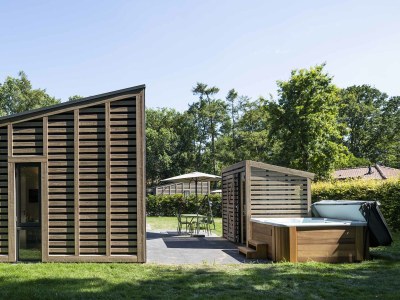Holiday house Holiday home near Amsterdam with sauna & hot tub in Loosdrecht - Holiday house
