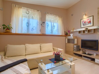 Holiday house Beautiful house with pool in Medulin - Features photo 17