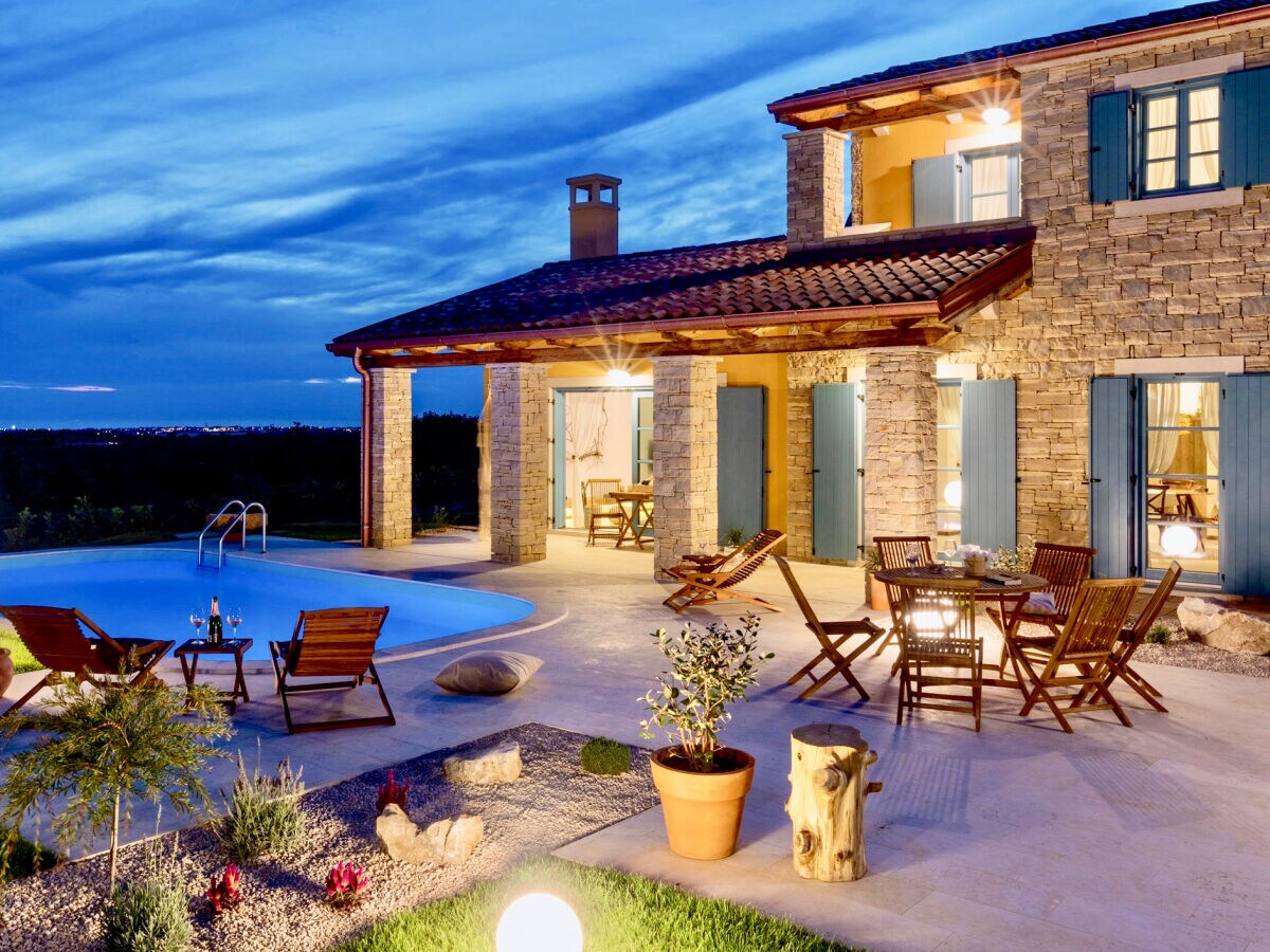 Villa Charming Villa with pool and jacuzzi Umag